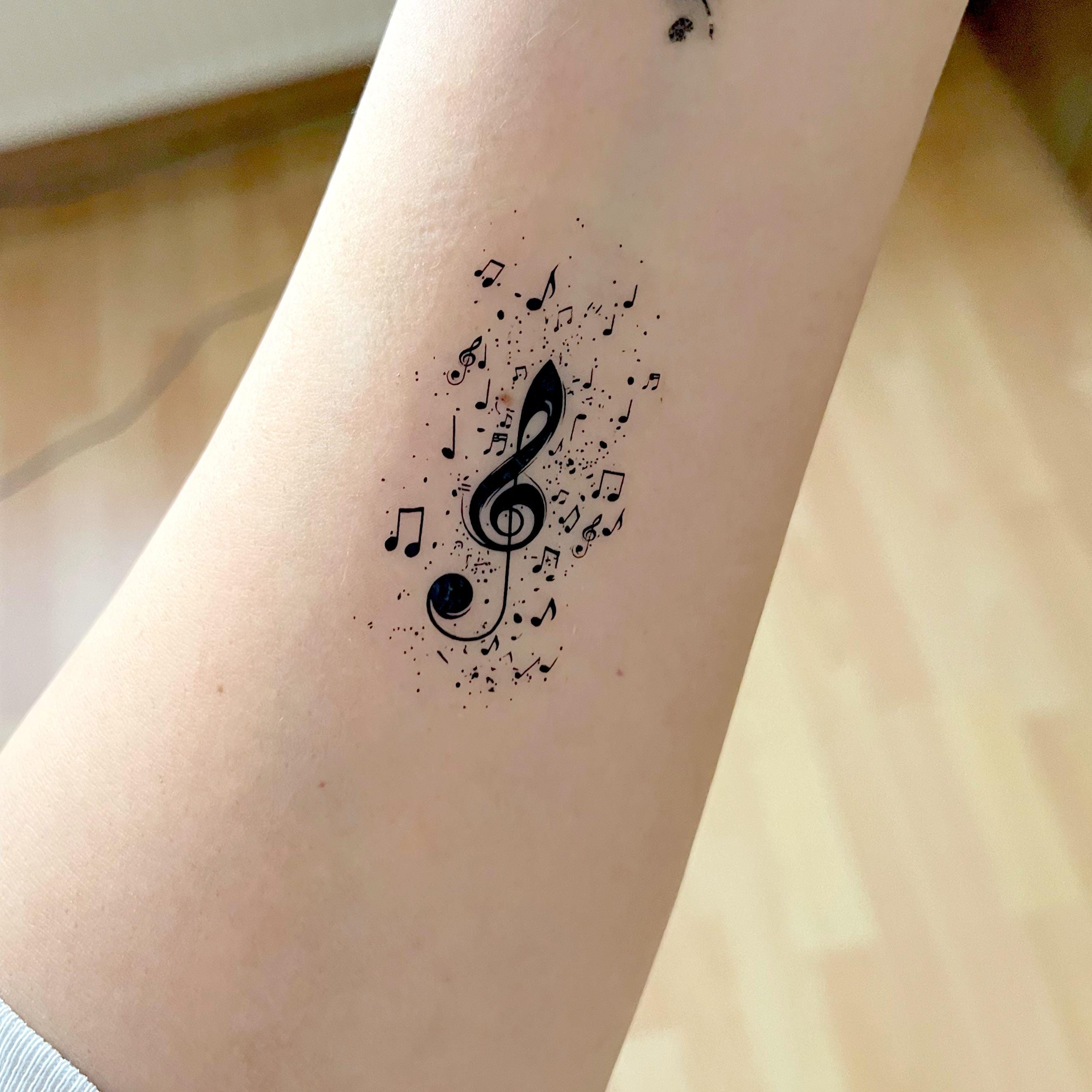 Tattwo.me Tatouage Temporaire Clé De Fa & Sol – 2 Semaines, Encre Végétale Naturelle Certifiée UE