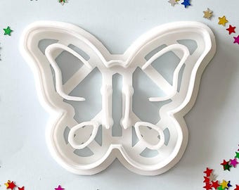 Large Butterfly Cookie Cutter, Detailed Design (10.8x8 cm)