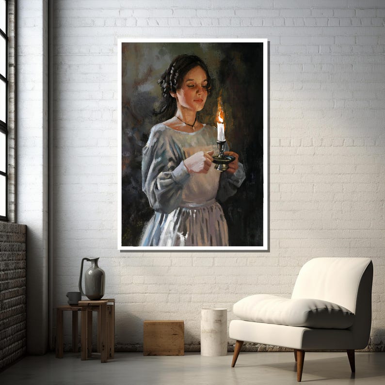 Pu&ograve; includere: Una donna in un abito bianco tiene una candela accesa in un candelabro d'argento. La candela proietta un bagliore caldo sul suo viso. Il dipinto &egrave; realizzato in uno stile realistico.