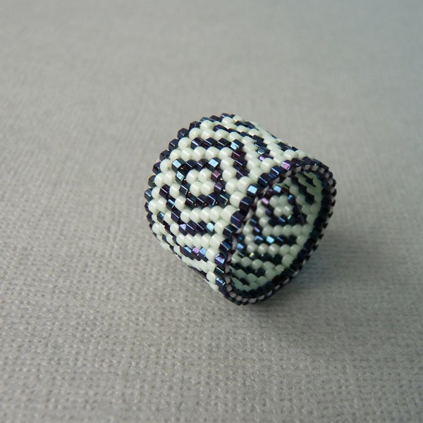 Graphic Woven Seed Bead Ring Size 5.5