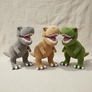 Op de afbeelding: Een set van drie keramische vazen in verschillende hoogtes en vormen. De vazen zijn geglazuurd in een matte witte afwerking, wat een minimalistische esthetiek biedt. De hoogste vaas is ongeveer 25 cm hoog.