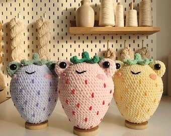 Patrón de ganchillo de fresa, tutorial de amigurumi de fresa Blancanieves con ojos de rana, lindo peluche kawaii hecho a mano