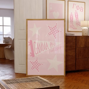 Gamma Phi Beta digitala tryck | GPHI-affischer | Preppy Sorority-väggkonst | Stor liten present | Rosa rumsdekor | Set om 3 | Direkt nedladdning