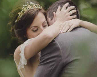 Bröllopskrona i bladguld: Brudtiara i skogsdrottning