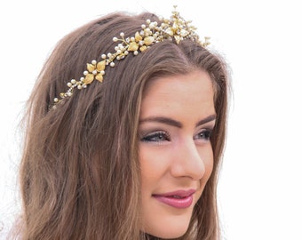 Wedding Crown in Gold and Ivory, Metal Leaf Wedding Headpiece Bridal Crown Metal Wedding Hair Accessory, Gold Bridal Tiara, Wedding Halo