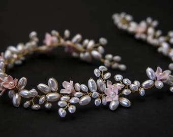 Long Wedding Hair Vine Beaded Wedding Headpiece of Vintage Pearls and Blush Pink Flowers Bridal Wedding Flower Crown