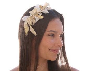 Diadema vintage con lazo desorganizado y hojas doradas: accesorio para el cabello con perlas y diamantes de imitación