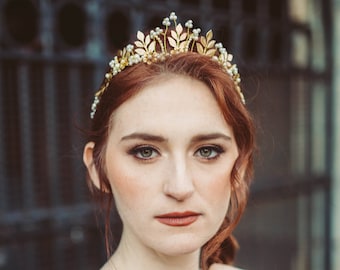 Woodland Queen Gold bridal Crown Wedding Headpiece Leaves Flowers and Pearls, Wedding Hair, Metal Wedding Hair Accessory, Gold Bridal Tiara