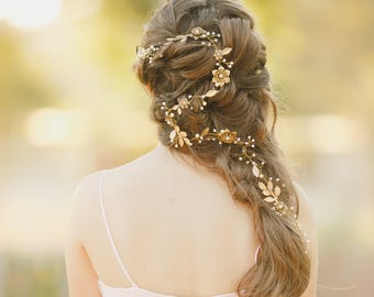 Long Gold Wedding Hair Vine of Wired Pearls and Metal Flowers and Leaves, Bridal Headpiece Gold Hair Wrap, Hair Jewelry Metal Flower Tiara