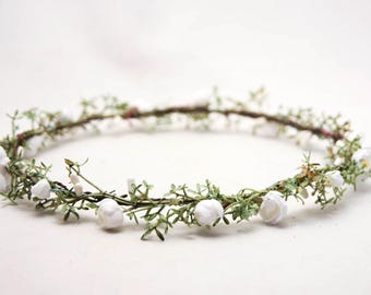 Corona de flores verdes: corona bohemia para el cabello de boda con flores blancas