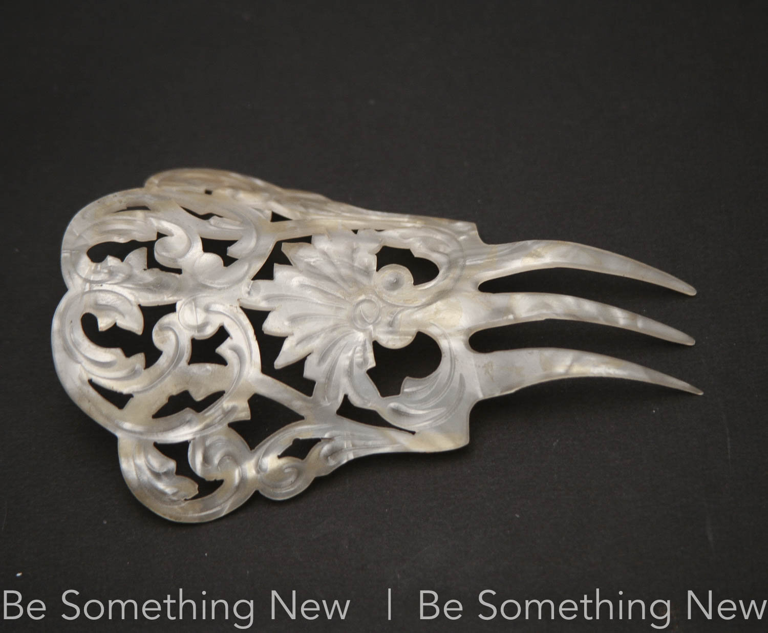 Vintage Spanish Wedding Comb: Ivory Celluloid Mantilla 