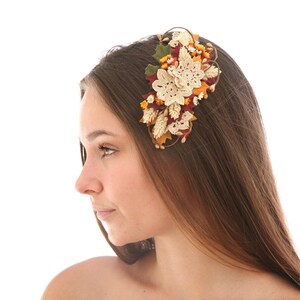 Fall Wedding Hair Comb: Vintage Lace Flowers & Dried Leaves