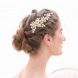 Bridal Hair Vine Pearl and Flower Vintage Inspired Wedding Hair Vine in Ivory Bridal Headpiece Beaded Wedding Decorative Comb Hair Jewelry image 3