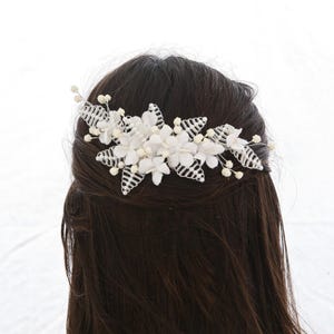 Vintage Velvet Flower Bridal Hair Comb: Pearl & Crystal Leaves