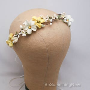 Couronne de fleurs de fleurs jaunes et ivoire mariage cheveux marguerite jaune Halo floral bohème mariage demoiselle d'honneur ou bandeau de fille de fleur image 4