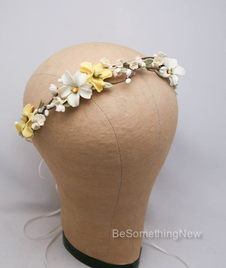 Couronne de fleurs de fleurs jaunes et ivoire mariage cheveux marguerite jaune Halo floral bohème mariage demoiselle d'honneur ou bandeau de fille de fleur image 4