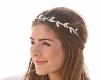 Bröllopspannband med strass: Brudtiara med pärlblad