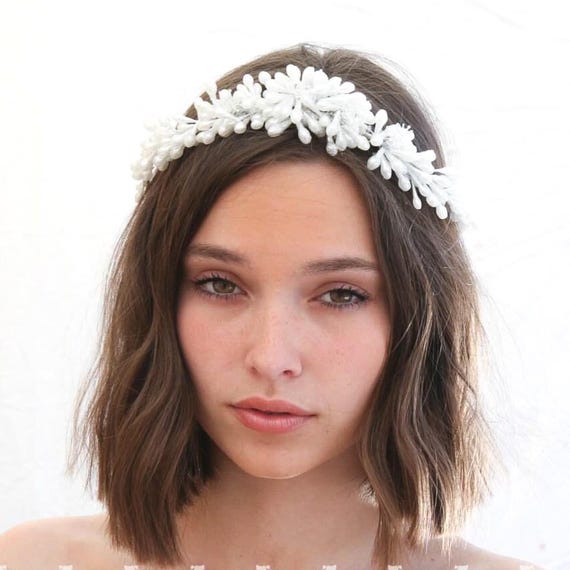 Vintage Wax Flower Wedding Headpiece: Pearl Bridal Halo  display picture 3
