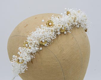 Boho Bröllopspannband: Torkad babyandning, pärlor och guldblommor