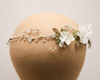 Wedding Hair Vine of Ivory Flowers Pearls and Rhinestones, Wedding Flower Crown Breial Headpiece Garden Wedding Headband Beaded Hair Vine