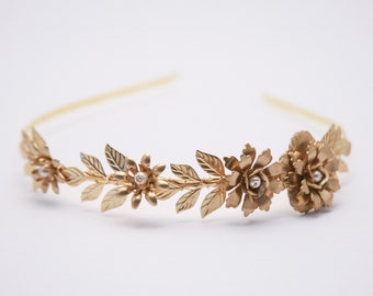 Brassy Gold Metal Leaf and Flower Headband, Tocado de boda griego