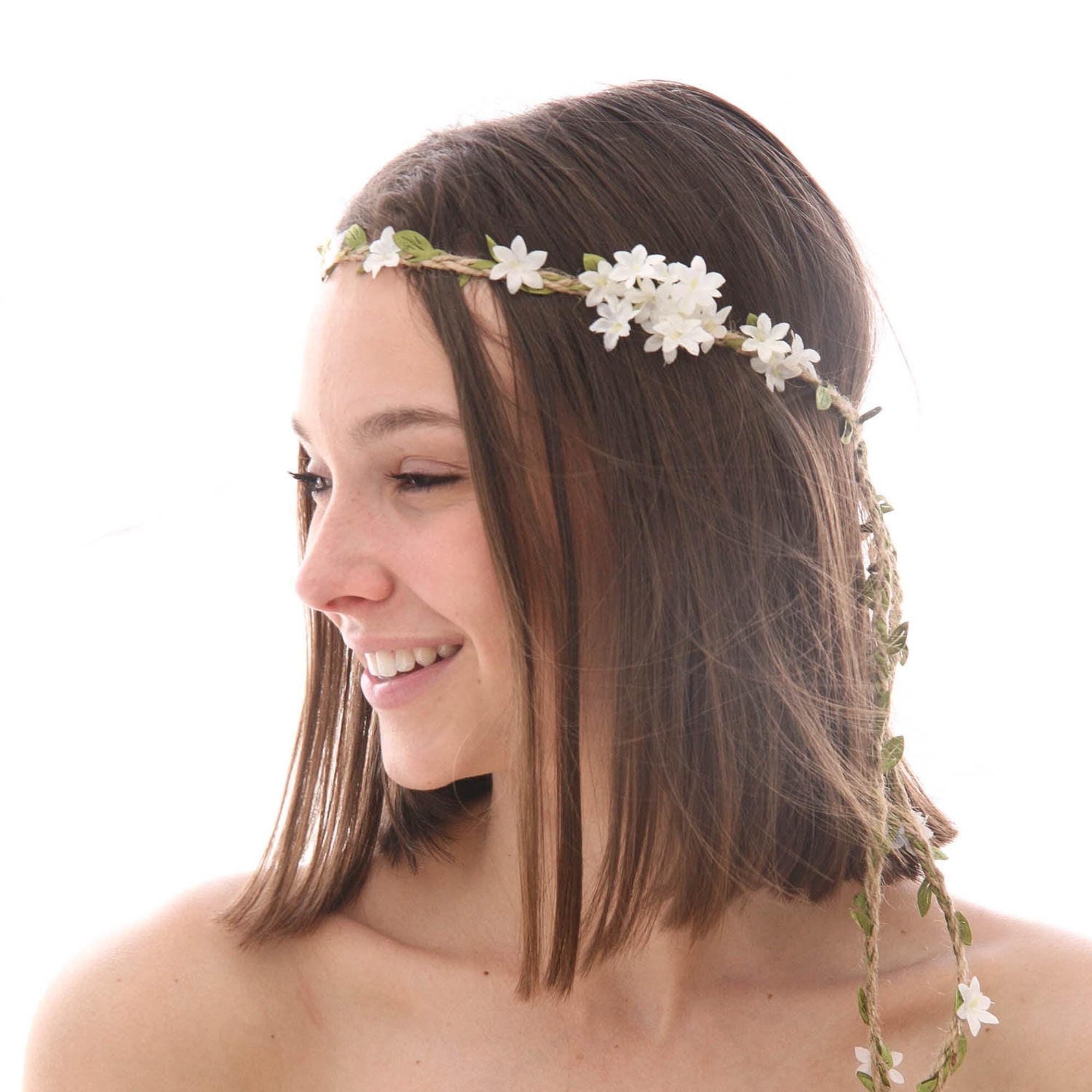 Brautkrone Aus Grünen Blättern & Weißen Blüten – Handmade, Für Hochzeit & Festival