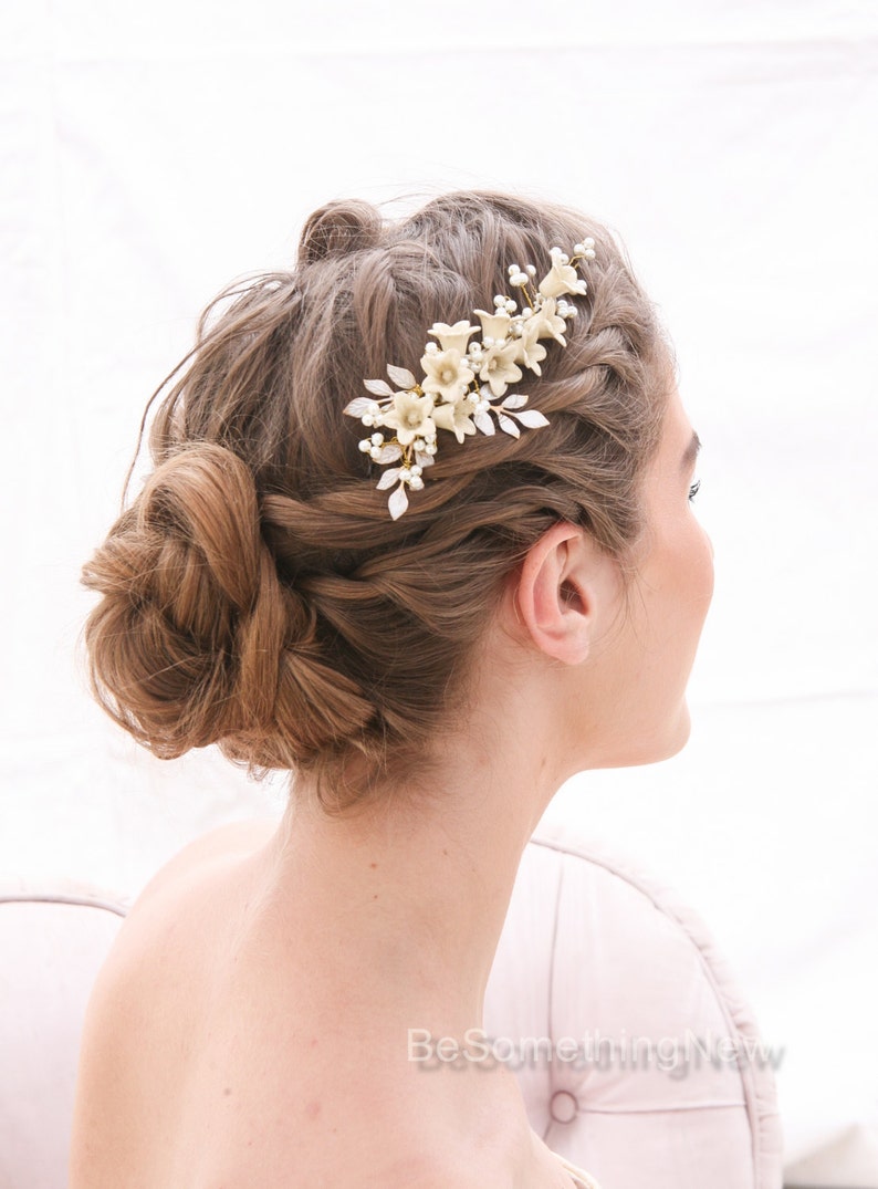 Bridal Hair Vine Pearl and Flower Vintage Inspired Wedding Hair Vine in Ivory Bridal Headpiece Beaded Wedding Decorative Comb Hair Jewelry image 4