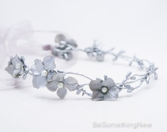 Verdreht Silber Berry Wald Hochzeitskranz mit Blumen, Hochzeit Blumenkrone, Boho Hochzeit Kopfschmuck, Festival Halo-Tie-Stirnband