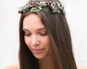 Grön blomkrona med vinbär och torkade blommor, vinterbröllop, julhuvudbonad