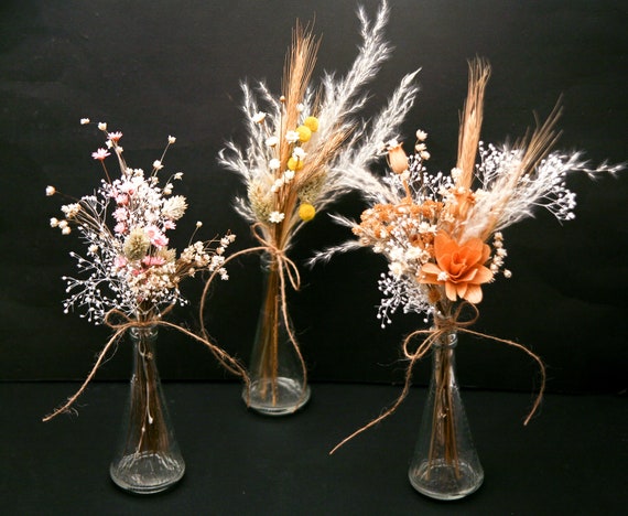 dried flower bud vase arrangement