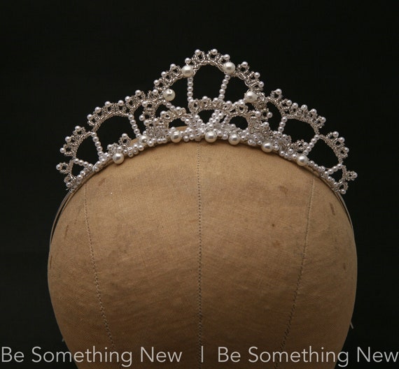 Pearl & Silver Beaded Wedding Tiara: Vintage Style Crown - Etsy display picture 2