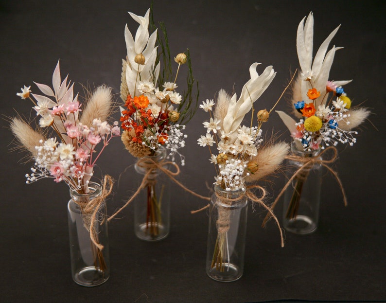 Kleine gedroogde bloemstukken in een kleine vaas, bruiloftsgastgeschenk, bruidsmeisjes of gastvrouwgeschenken afbeelding 8