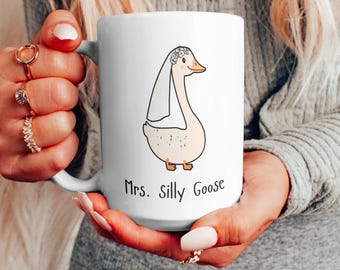 Taza de la Señora Ganso Tonto, regalo de compromiso único para parejas, taza de café divertida, perfecta para recién casados