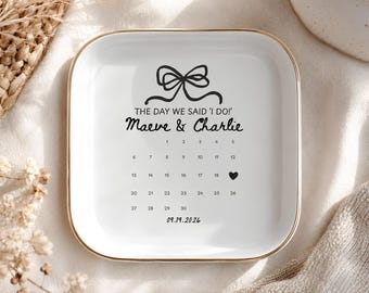 Custom Wedding Ring Dish, Couple Ring Holder, Bride Jewelry Dish Keepsake, Anniversary Gift