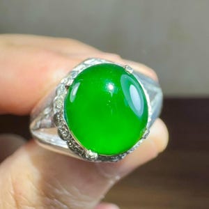 Certified Imperial green jadeite Type A Jade cabochon,8.58 x 9.42 x 3mm