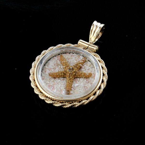 Sea Treasure Locket - Sand from Bermuda Gold Filled Round Locket in size medium