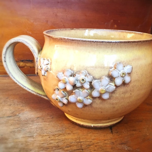 Single Ginormous Forget Me Not Mug in Buttery Yellow