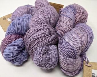 Manos del Uruguay Fino yarn in Corsage