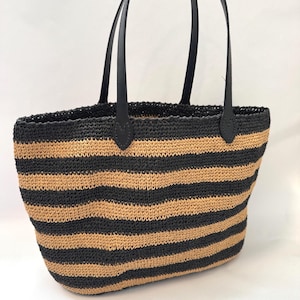 GROSSE Raffia Gehäkelte Sommer-Strandtasche | Stilvolle Damentasche | Handarbeit | Geschenke für Sie | Schwarz + Hellbraun Horizontal Gestreift | Sommer Tote