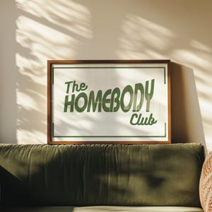 The Homebody Club Poster | Retro Grün Trendy Wall Decor Kunstdruck