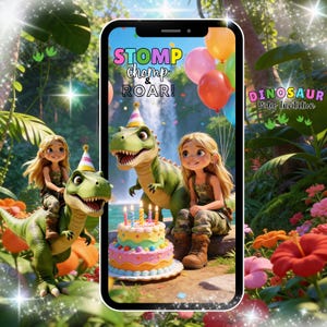 Può includere: Illustrazione digitale per un invito di compleanno a tema dinosauri. L'immagine presenta due ragazze, dinosauri verdi, una torta colorata e palloncini. Il testo sull'invito recita "STOMP, CHOMP & ROAR!" e "DINOSAUR Video Invitation."