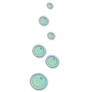 Puede incluir: Un conjunto de seis burbujas azules y verdes con un centro rosa. Las burbujas están dispuestas en una línea vertical, con la burbuja más grande en la parte inferior y la más pequeña en la parte superior.