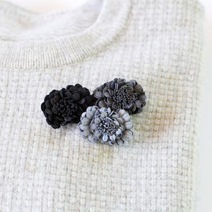 Flower Brooch Trio Shade of Grays zdjęcie 1