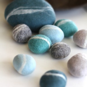 Felted Pebble Gift Set in Blue tones image 3