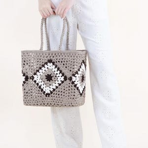 "Khaki Taupe ""Snake Eye"" handgemachte häkeln Einkaufstasche - Boho Picknick & Strand Handtasche - Boxy Tote Henkel."
