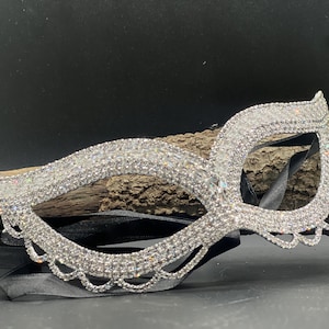 SILVER Crystal Masquerade Mask – Sparkling Bling Eye Mask with Ribbon Tie Luxury Crystal Masquerade Mask  Elegant Costume Ball, Party Gala