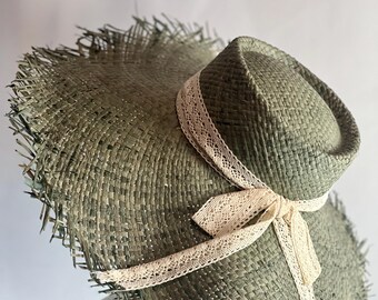 Olive Green Raffia Palm Hat – Stylish and Sophisticated Summer Accessory