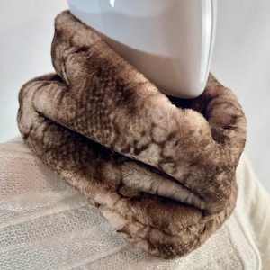 Faux Fur Neck Scarf – Effortless Elegance and Warmth