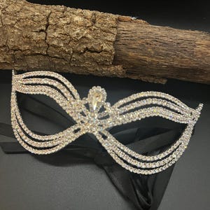 Silver Crystal Masquerade Mask – Sparkling Bling Eye Mask with Ribbon Tie