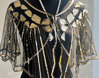 Scialle con ricamo di paillettes dorate e mantella impreziosita da paillettes – Elegante coprispalle da sera